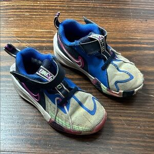 Nike G.T. Cut 3
Little Kids' Basketball Shoes